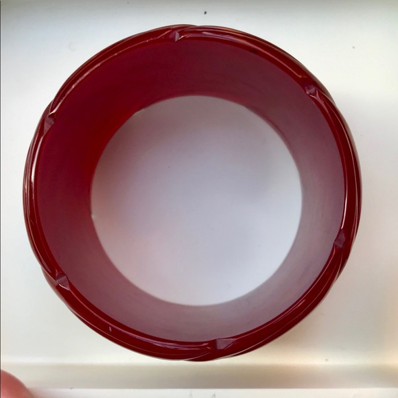Red plastic resin leaf carved bangle. NWOT. - Picture 3 of 5